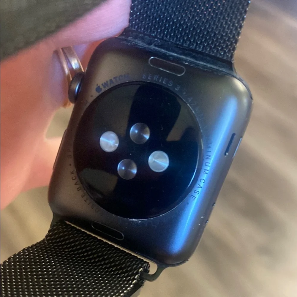 Apple Watch Series 3 42mm with original silicon band